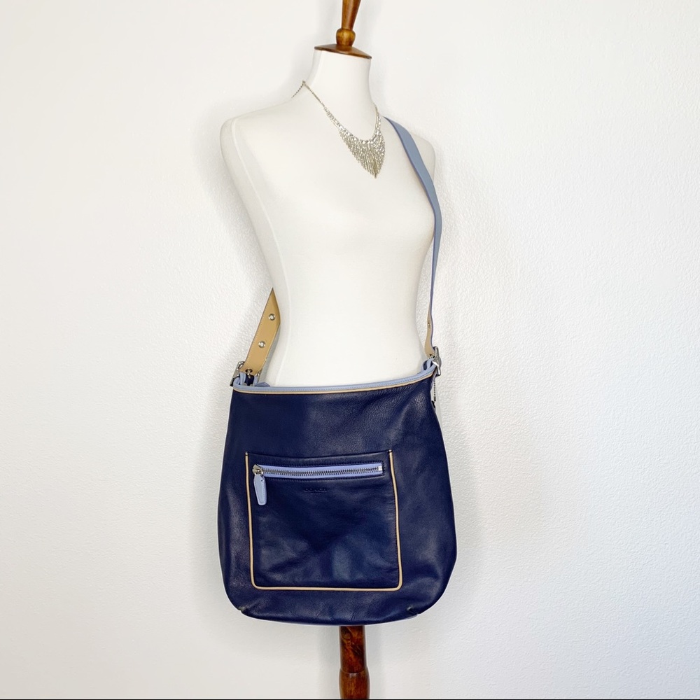 Coach Legacy Leather Duffel Hobo Shoulder Bag - Picture 5 of 16